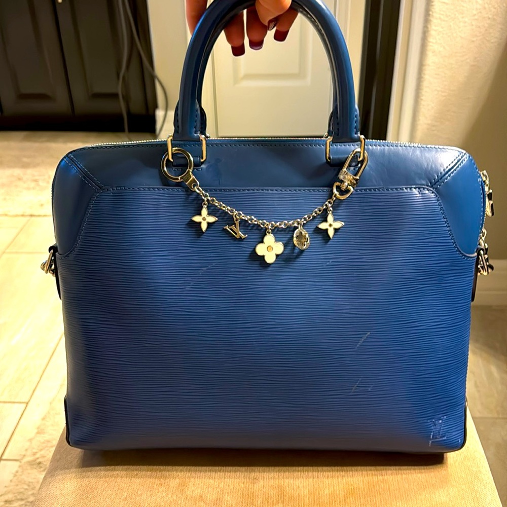 Louis Vuitton Toledo Blue Epi Oliver - Picture 1 of 12